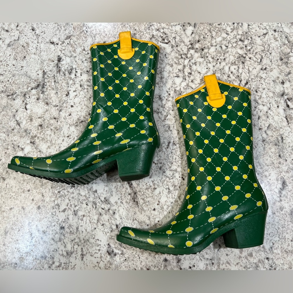 Womens Stadium Stomper Rubber Rain Boots Size 6 Green Yellow